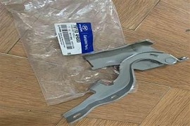 Bản lề nắp ca bô trái