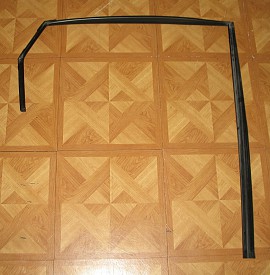 Gioăng trượt kính cửa sau trái (835302H000)